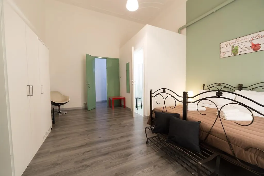 Tra L'Etna E Il Mare B&B Katanya Oda ve Kahvaltı