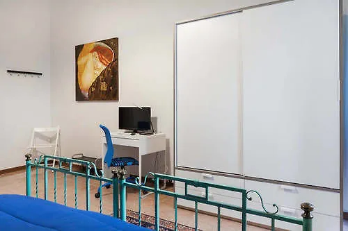Tra L'Etna E Il Mare B&B Katanya Oda ve Kahvaltı