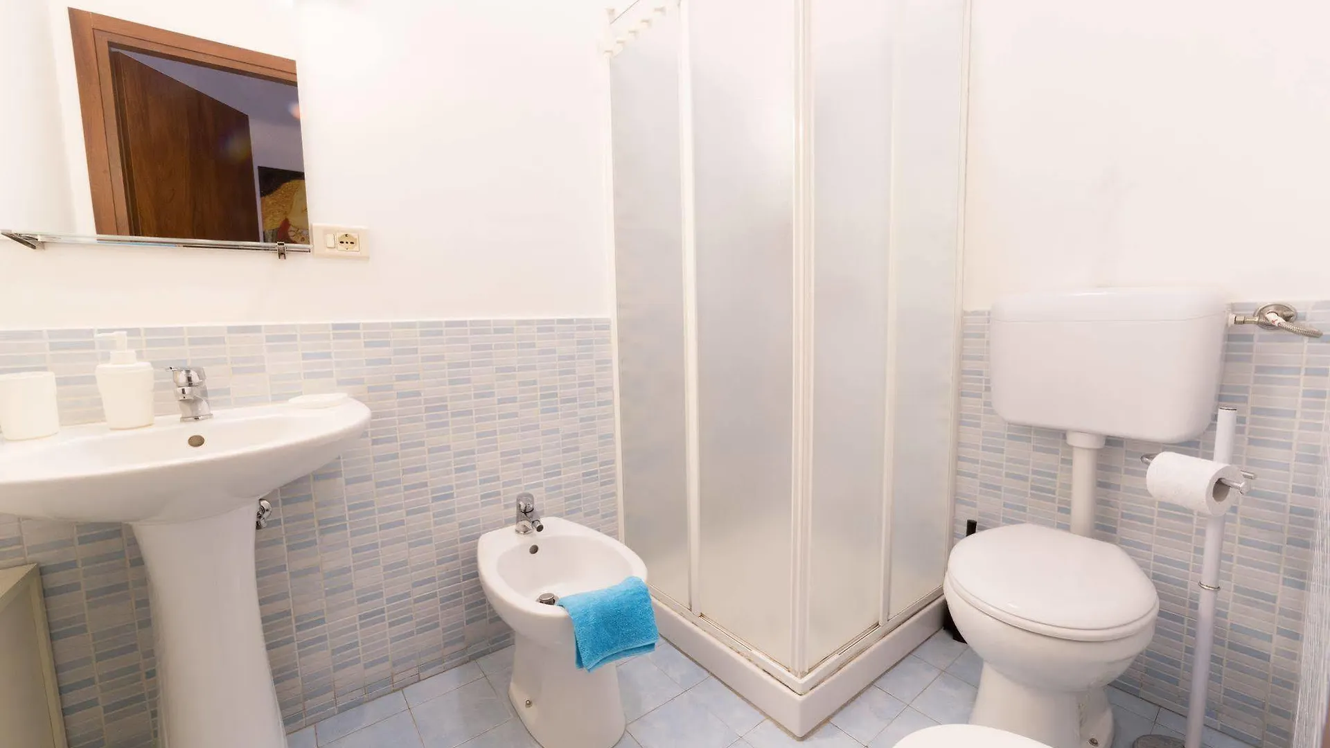 Tra L'Etna E Il Mare B&B Katanya Oda ve Kahvaltı