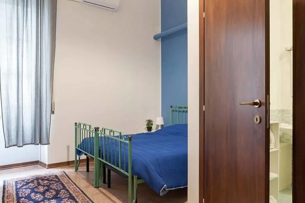 *** Oda ve Kahvaltı Tra L'Etna E Il Mare B&B Katanya İtalya